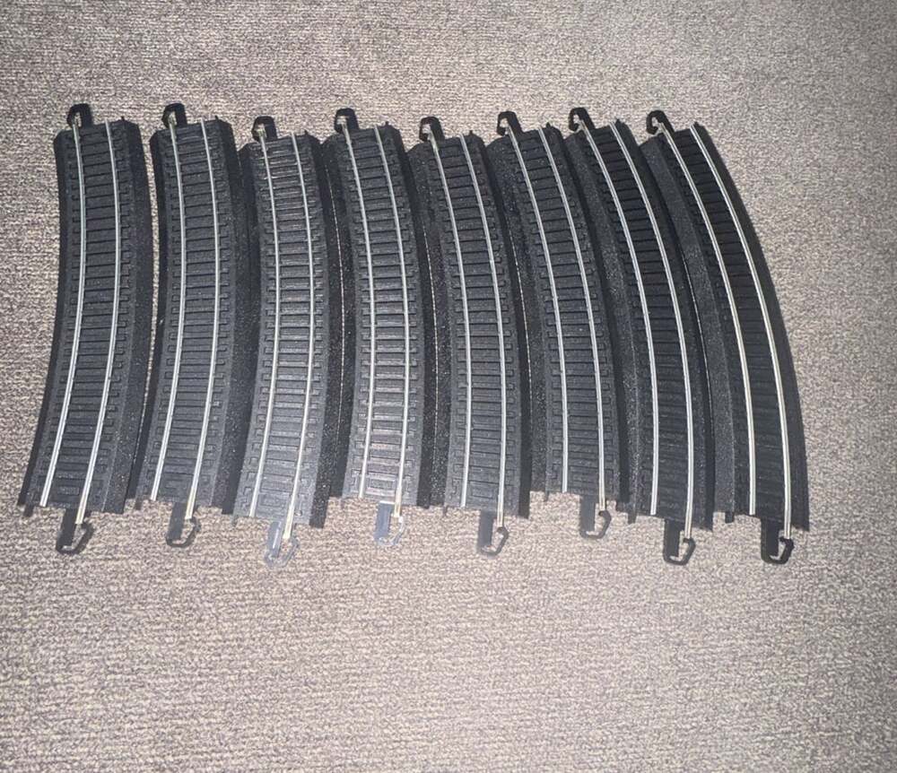 Bachmann E-Z Track HO 22" Radius Curved Track Lot of 8